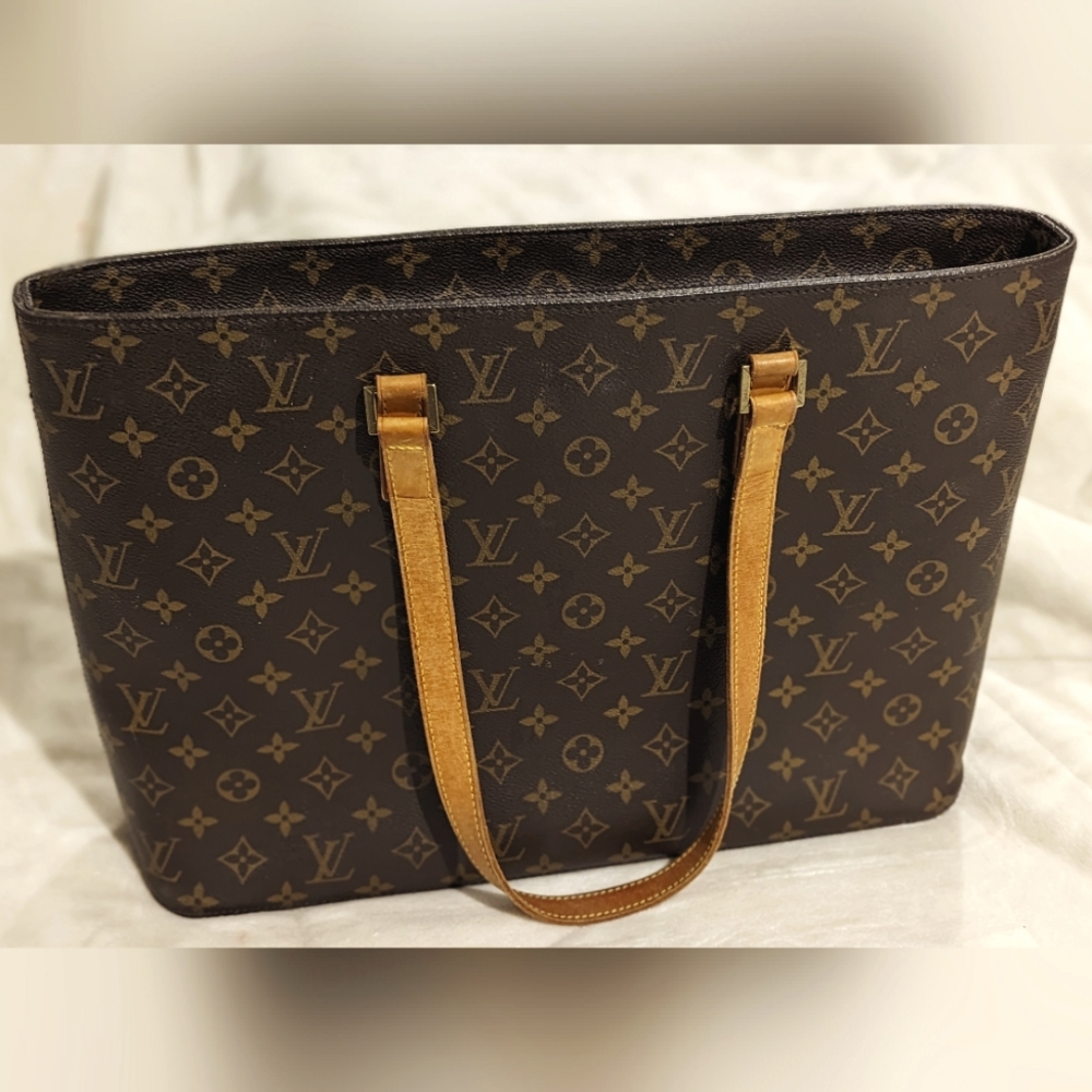 Louis Vuitton Authentic Luca Tote Bag